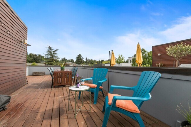 Building Photo - 3Bd/3Ba Seattle Townhome