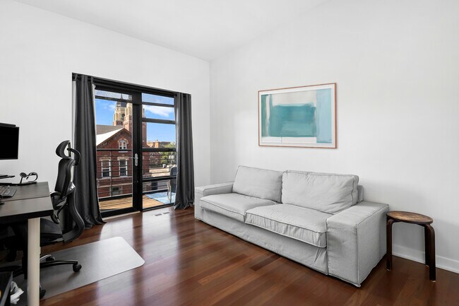 Building Photo - 808 N Greenview Ave