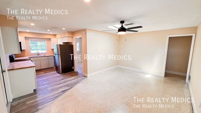 Building Photo - 4709 Redfern Dr