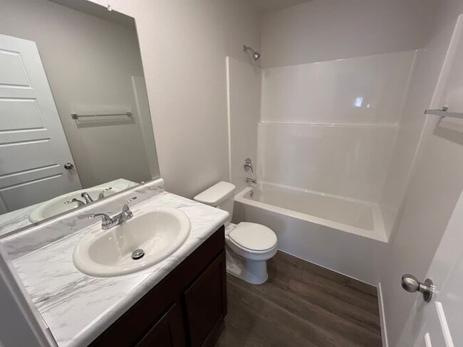 Building Photo - Pre-Leasing Now | Beautiful 3 Bedroom, 2 Bath Home in Barberry Court with Community Playground Ac...