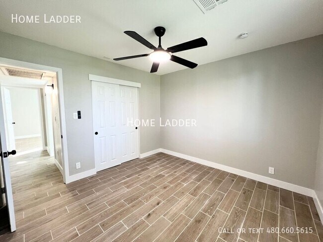 Building Photo - 415 S Lesueur-