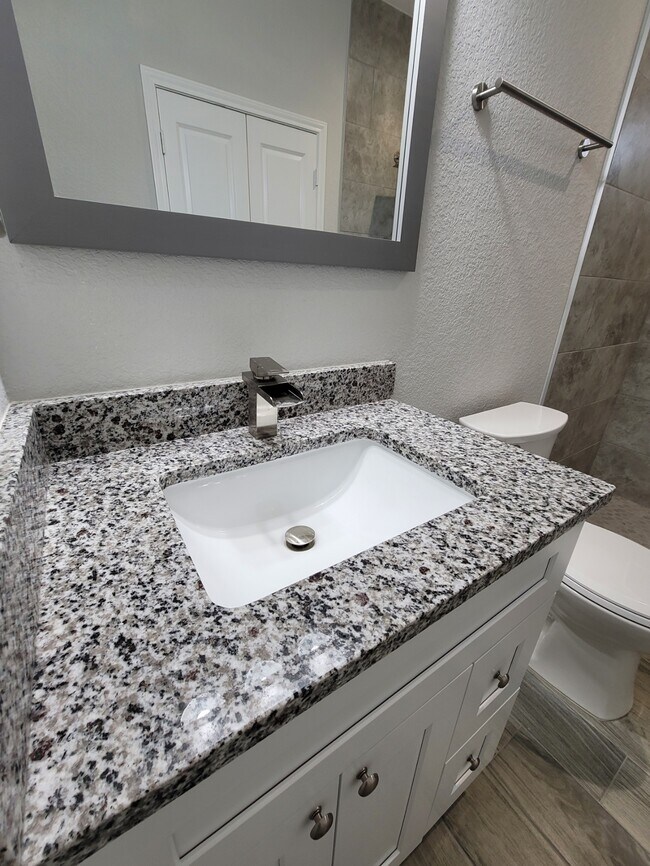 Building Photo - 11750 White Cedar St