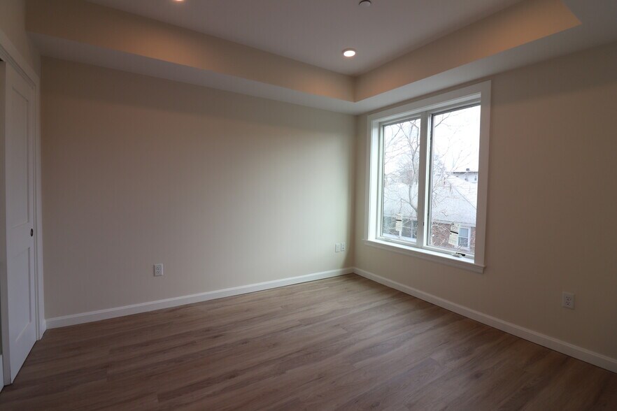 Building Photo - 458 Washington St