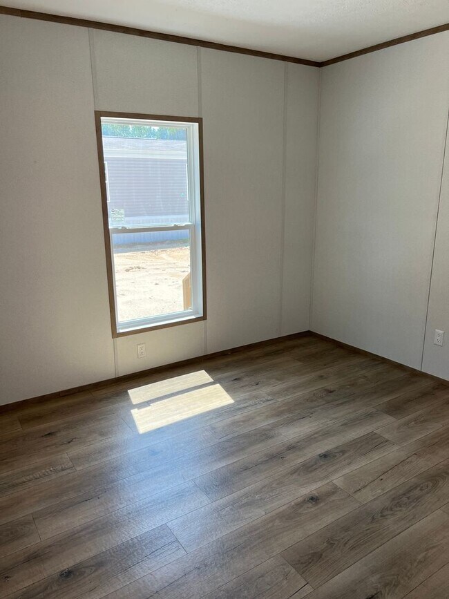 Building Photo - New! Move In Ready & Close to Downtown Aynor!