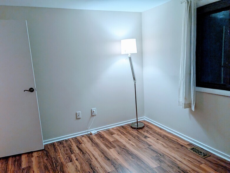 Building Photo - 8856 Youngsea Pl