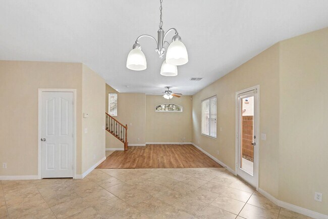 Building Photo - Northwest 3 Bedroom 2.5 Bath Home In Gated...