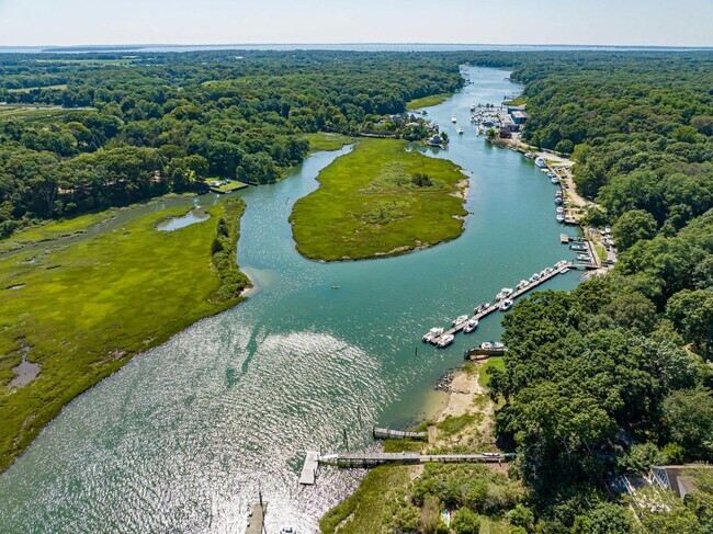 Building Photo - 1835 Naugles Dr