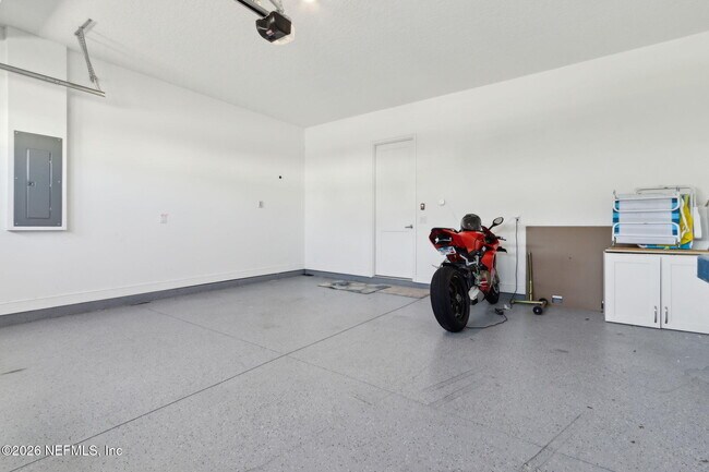 Building Photo - 401 Marquesa Cir