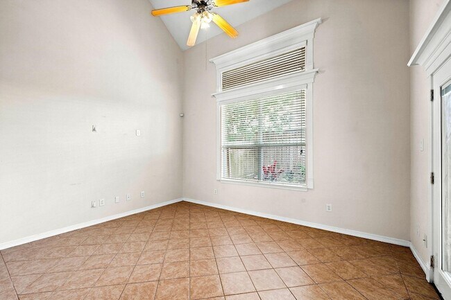 Building Photo - 816 Sterling Creek Cir