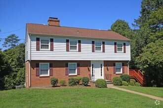 Building Photo - Spacious Carrsbrook Home on 1.5 Acres