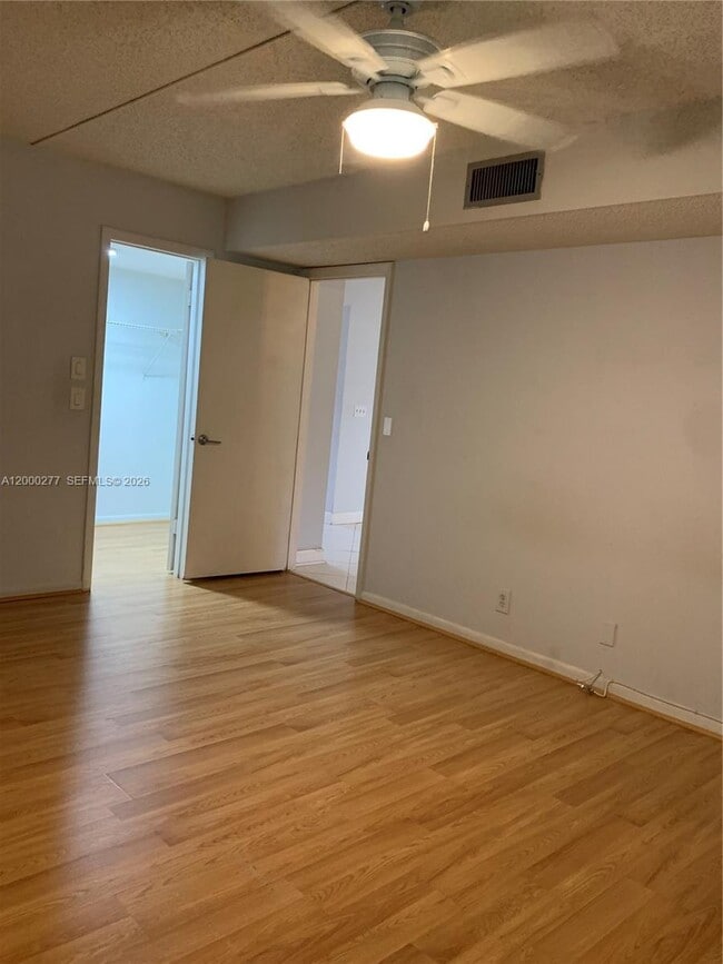 Building Photo - 2906 SW 21st Terrace