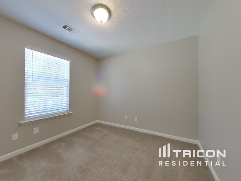 Building Photo - 105 Drury Ln