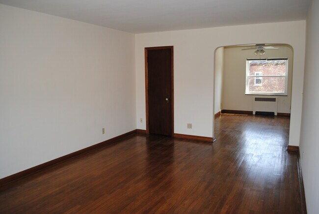 Building Photo - 3424 Shaw Ave
