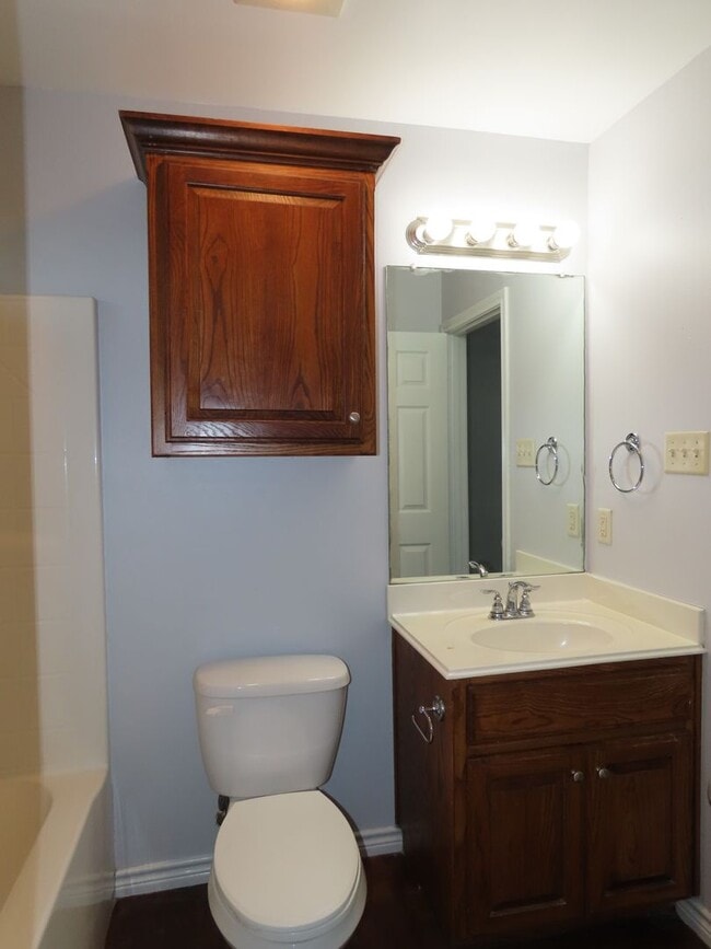 Building Photo - Whitehouse ISD -3 Bedroom, 2 Bath Duplex