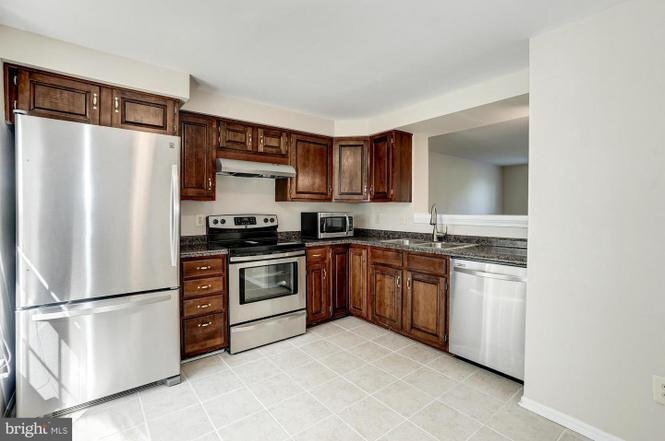 Building Photo - 16934 Monmouth Ct