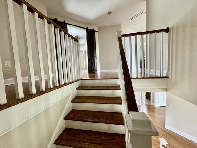 Building Photo - 2807 Talon Cir