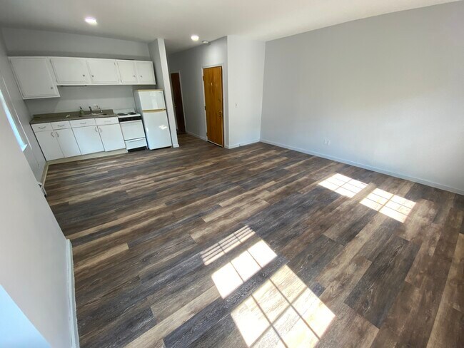 Building Photo - 33 Clarendon St