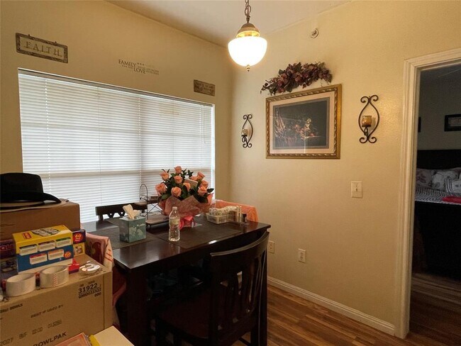 Building Photo - 2320 Gracy Farms Ln