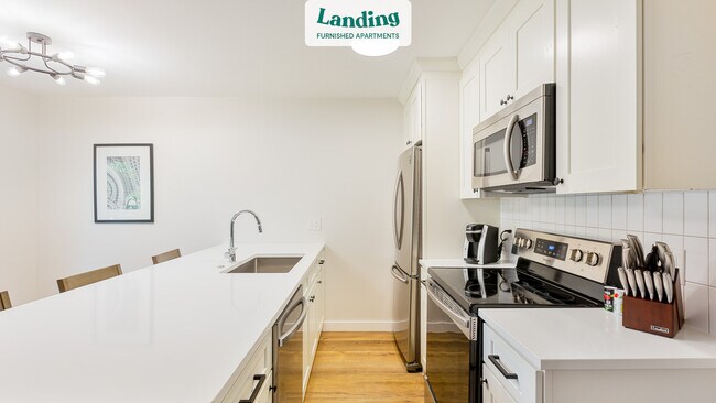 Building Photo - 425 N Rosemont Ave