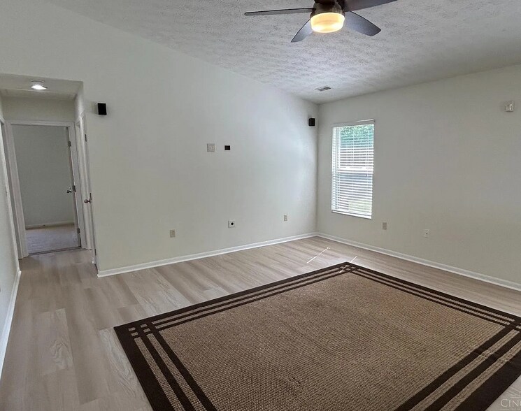 Building Photo - 573 Hearthstone Ct