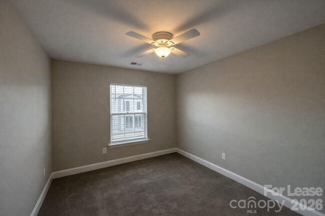 Building Photo - 121 Walnut Cove Dr