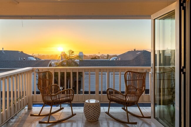 Building Photo - Ocean View Leucadia Townhome | Walk to Beach, Dining & More