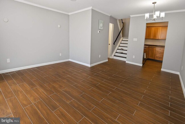 Building Photo - 9926 Ridgeline Dr