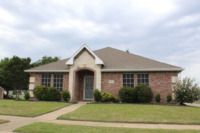 Building Photo - 1321 Red River Ln