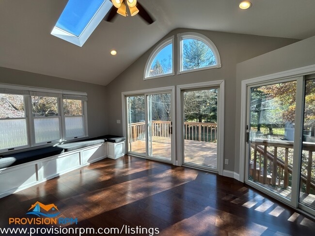 Building Photo - 625 Edwards Rd