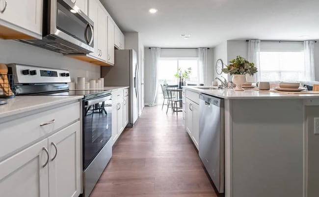 Building Photo - 2569 SE Hawkins Ave