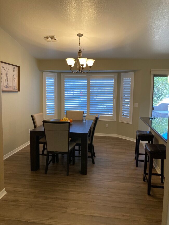 Building Photo - 5039 S Lantana Ln