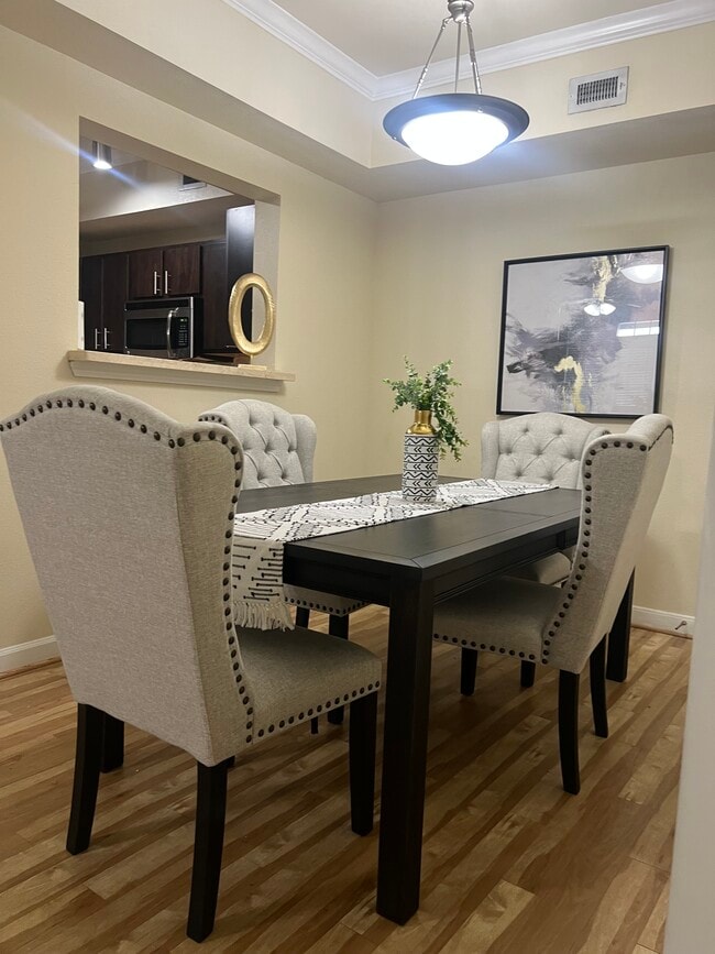 Building Photo - 3300 Cummins St