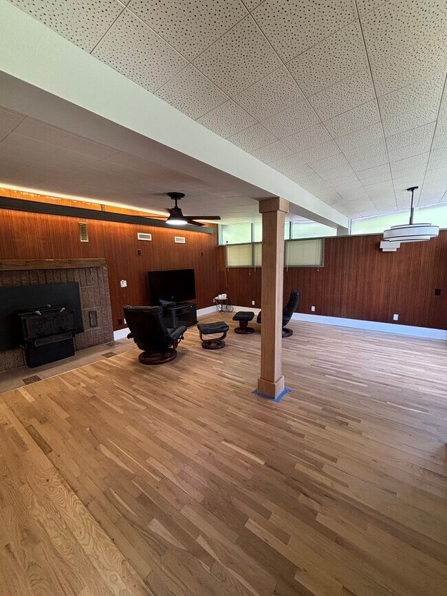 Building Photo - Coming Soon in Norris!!