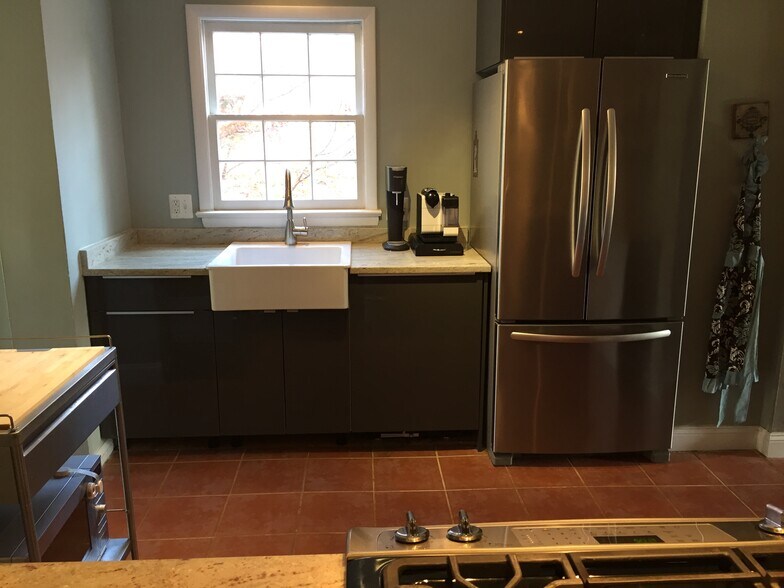 Building Photo - 4885 Old Dominion Drive