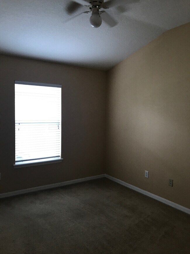Building Photo - SANFORD: 2 Story Townhome, Falgship Park C...