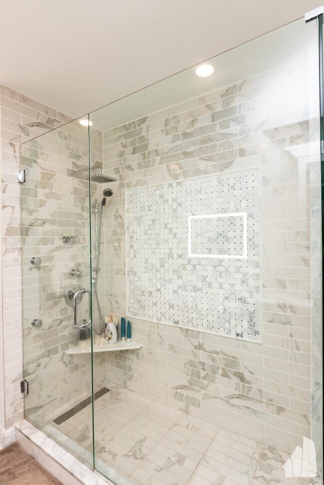 Building Photo - 2 bedroom in Chicago IL 60607