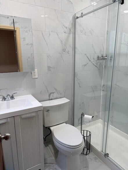 Building Photo - 9046 180th St