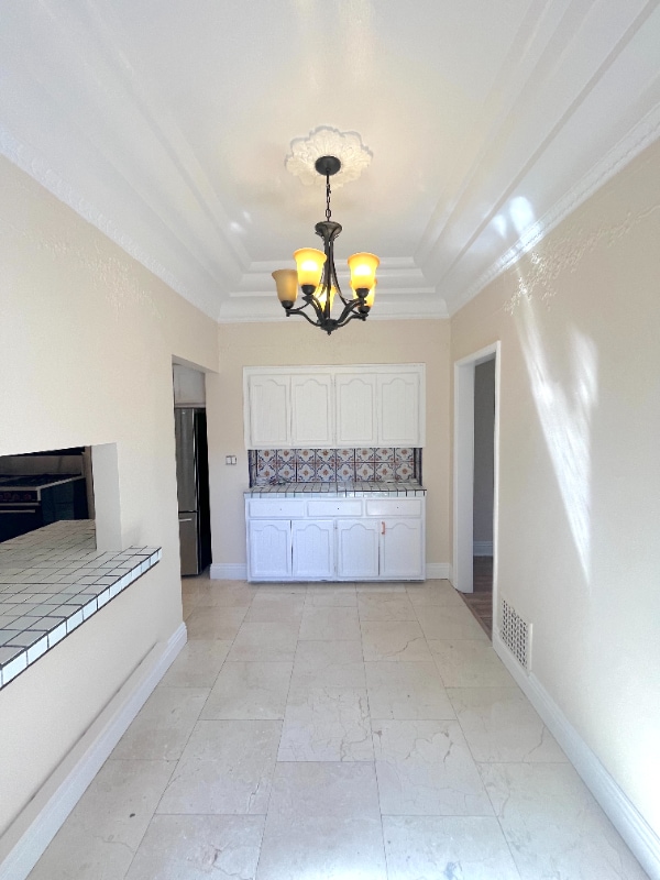 Building Photo - 223 S Gale Dr