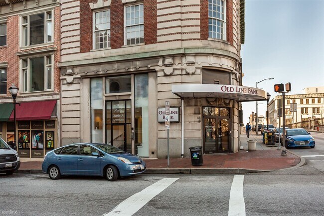 Building Photo - 344 N Charles St
