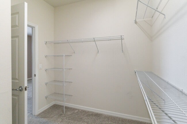 Building Photo - MOVE IN SPECIAL-Gorgeous Energy Efficient 4/2 Home in Gated Community Close to Lake Nona