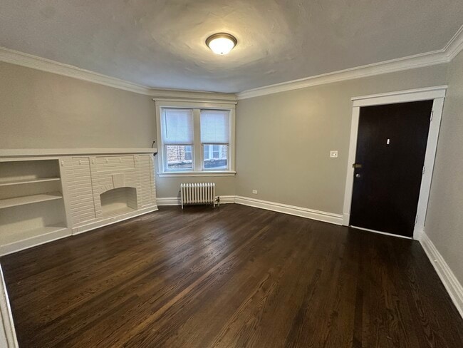 Building Photo - 6343 N Claremont Ave