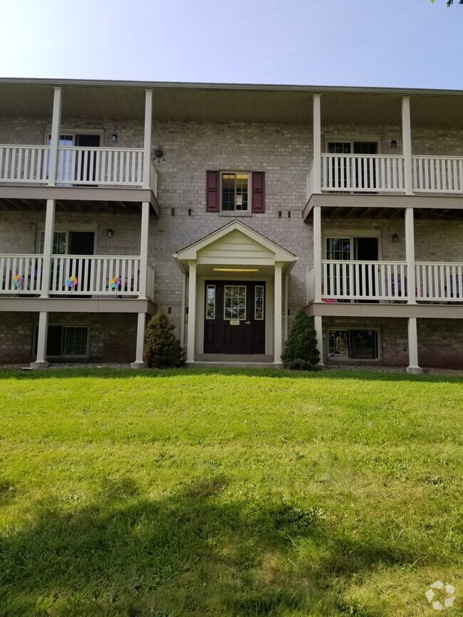 Building Photo - Almont Terrace - 730 Building