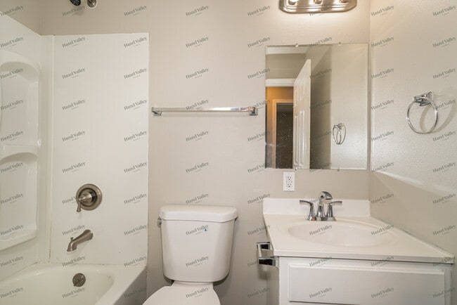 Building Photo - 4933 Countryside Dr