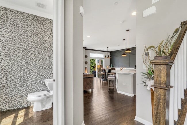 Building Photo - 3227 N Heritage Ln