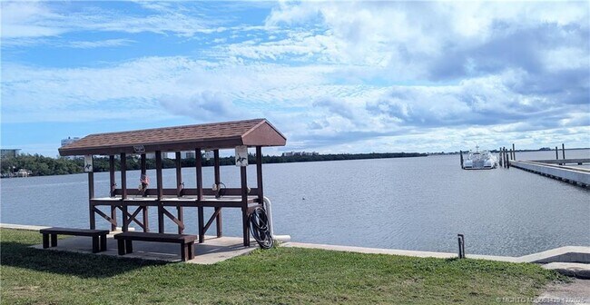 Building Photo - 438 Nettles Blvd