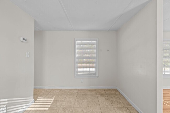 Building Photo - 119 Starwood Cir