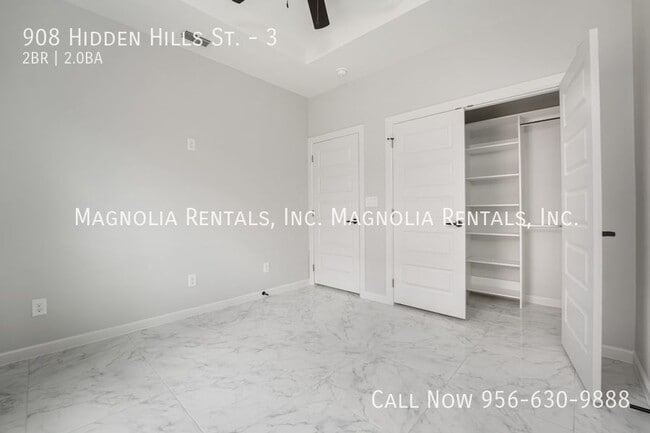 Building Photo - 908 Hidden Hls St