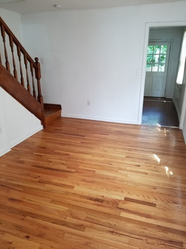 Building Photo - 81 Conduit St