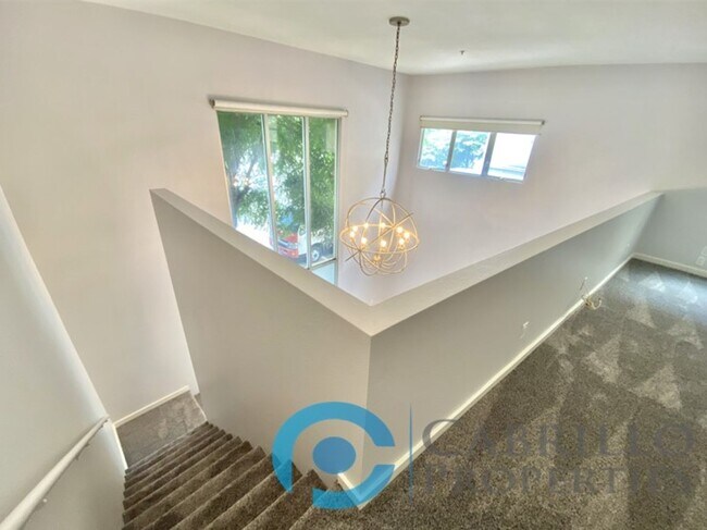 Building Photo - 908 G St