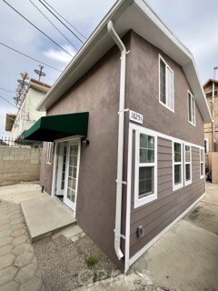 Building Photo - 1825 S Van Ness Ave